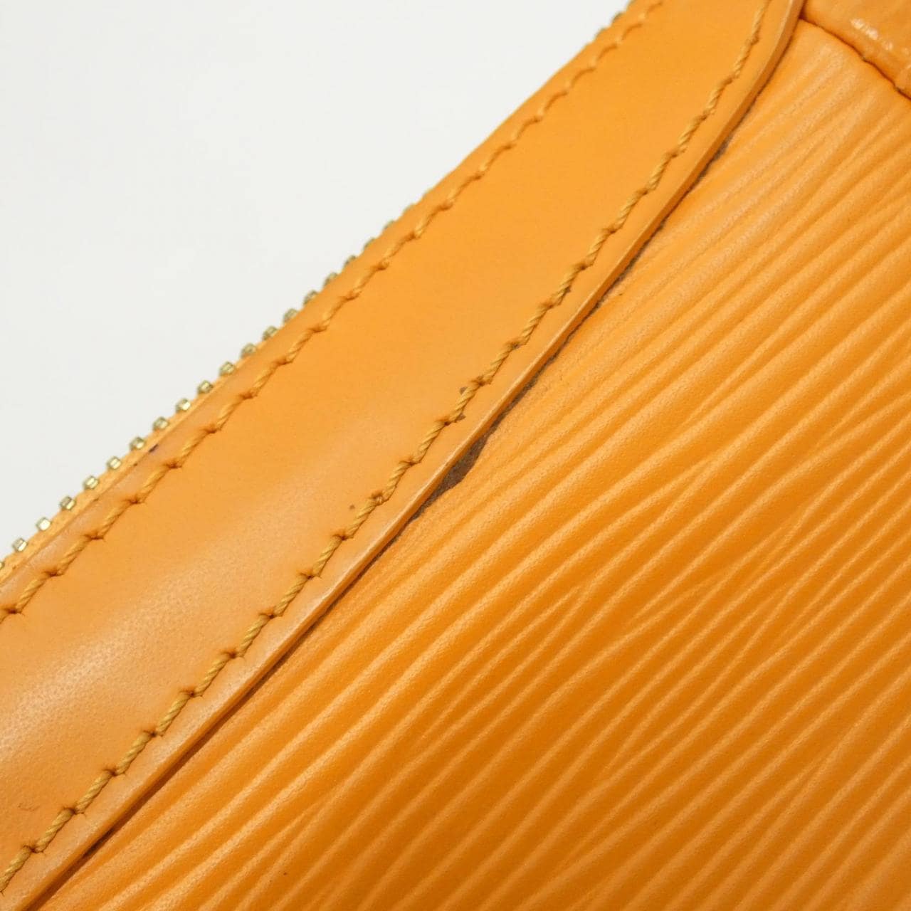 ルイヴィトン エピ サラバー M5896H バッグ