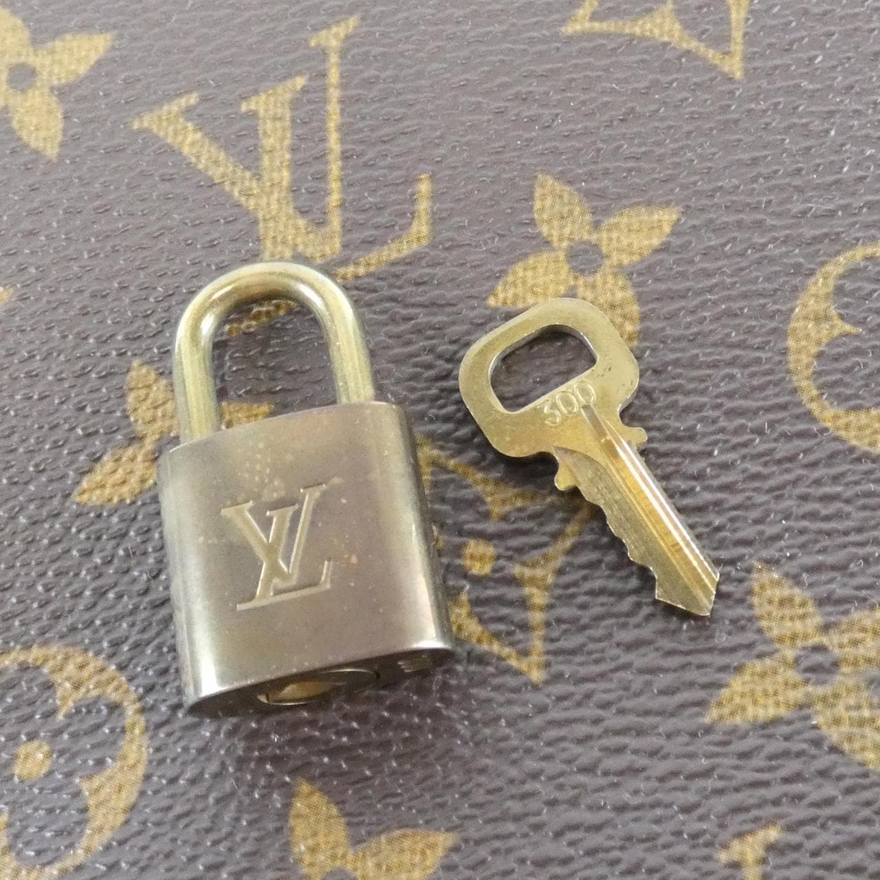 LOUIS VUITTON Monogram Alma PM M51130 包