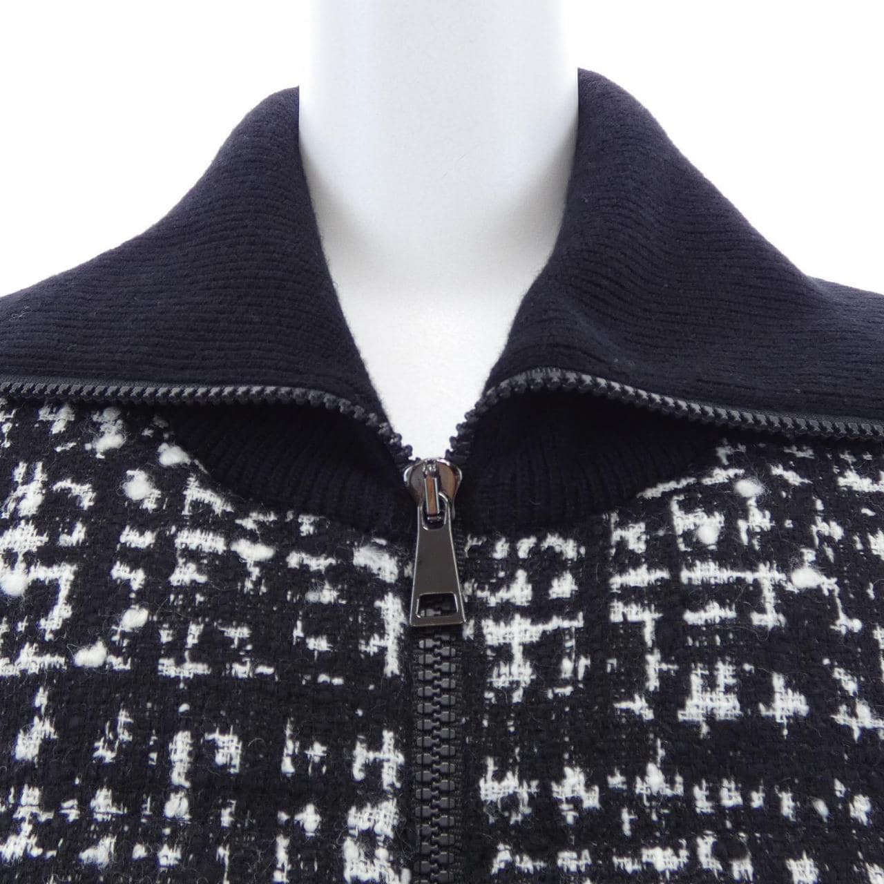 モンクレール MONCLER 20939B00010 ダウンジャケット
