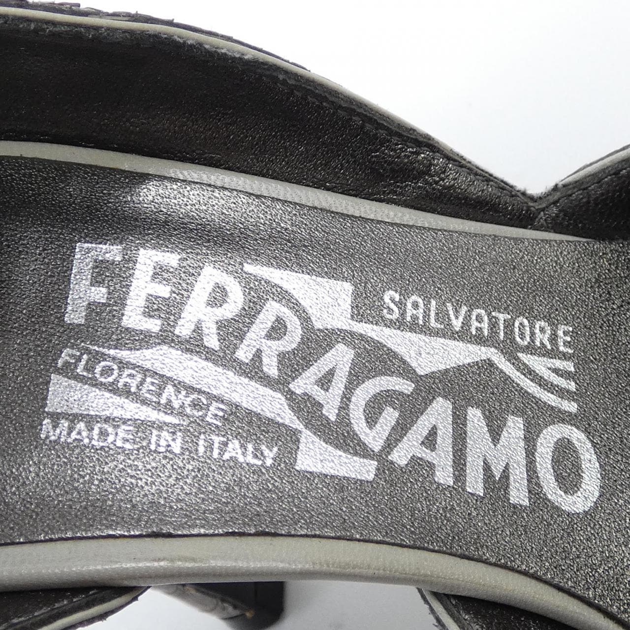 サルヴァトーレフェラガモ SALVATORE FERRAGAMO パンプス