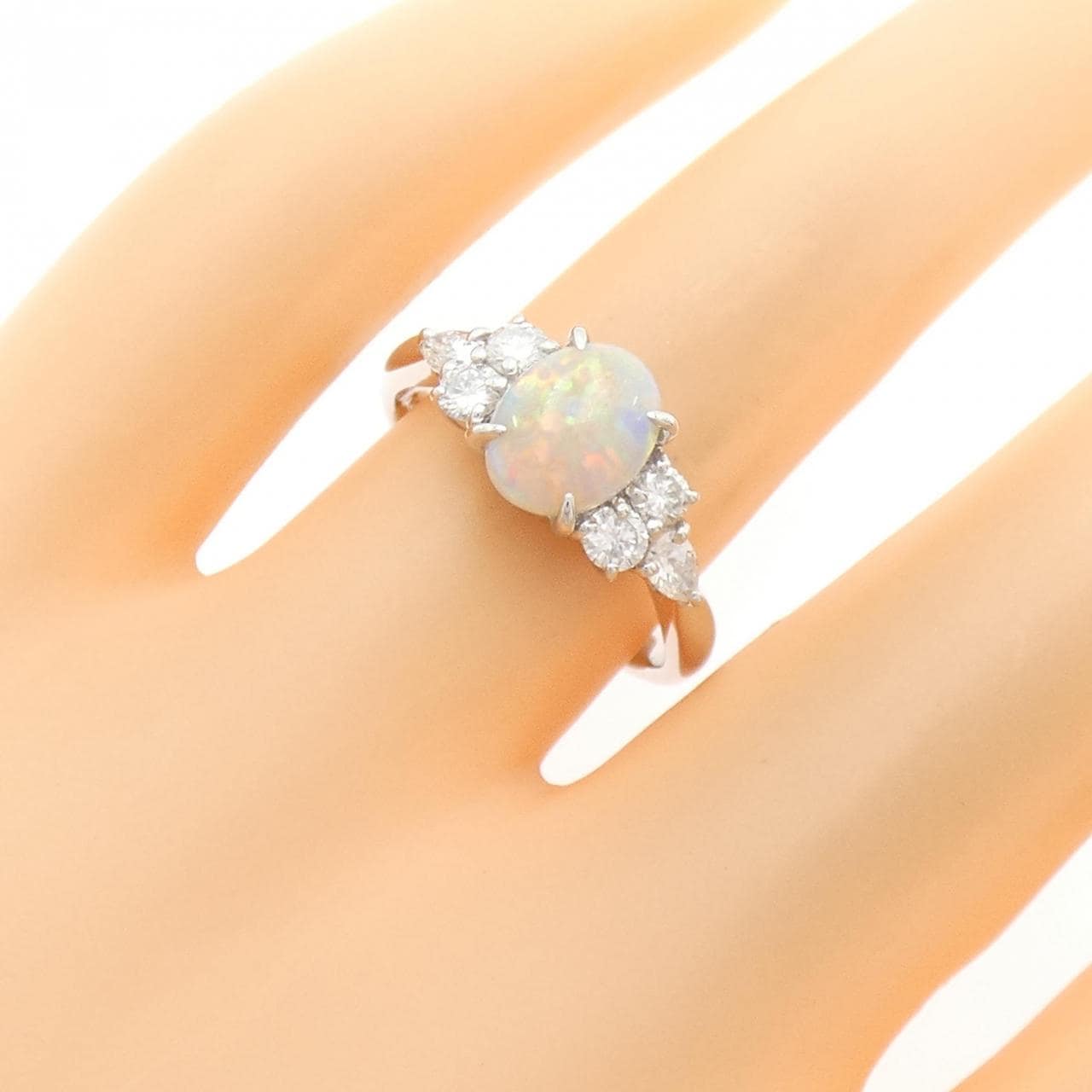 PT900 OPAL Ring 0.657CT