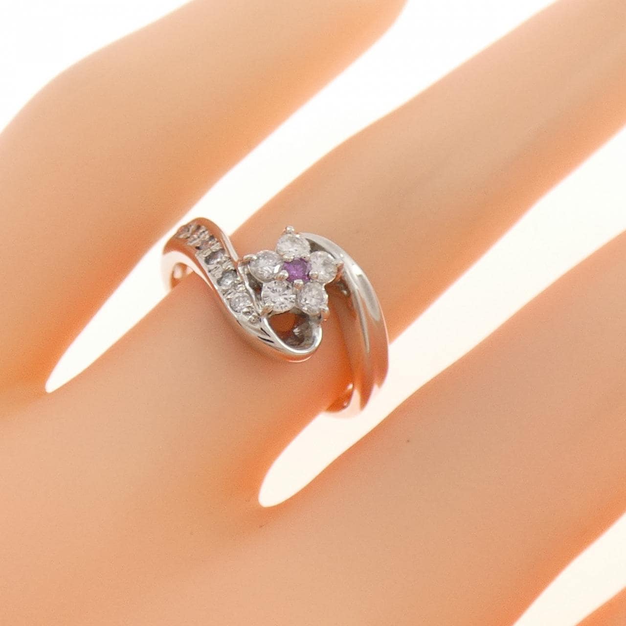 PT900 フラワー ダイヤモンド リング 0.30CT