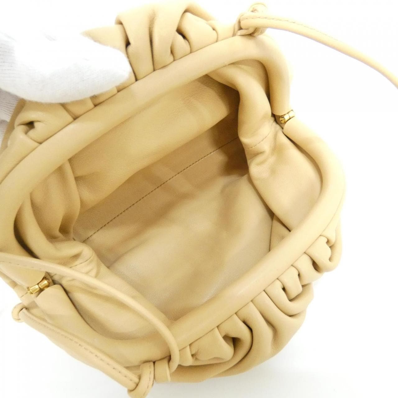 ボッテガヴェネタ 585852 VCP40 ショルダーバッグ