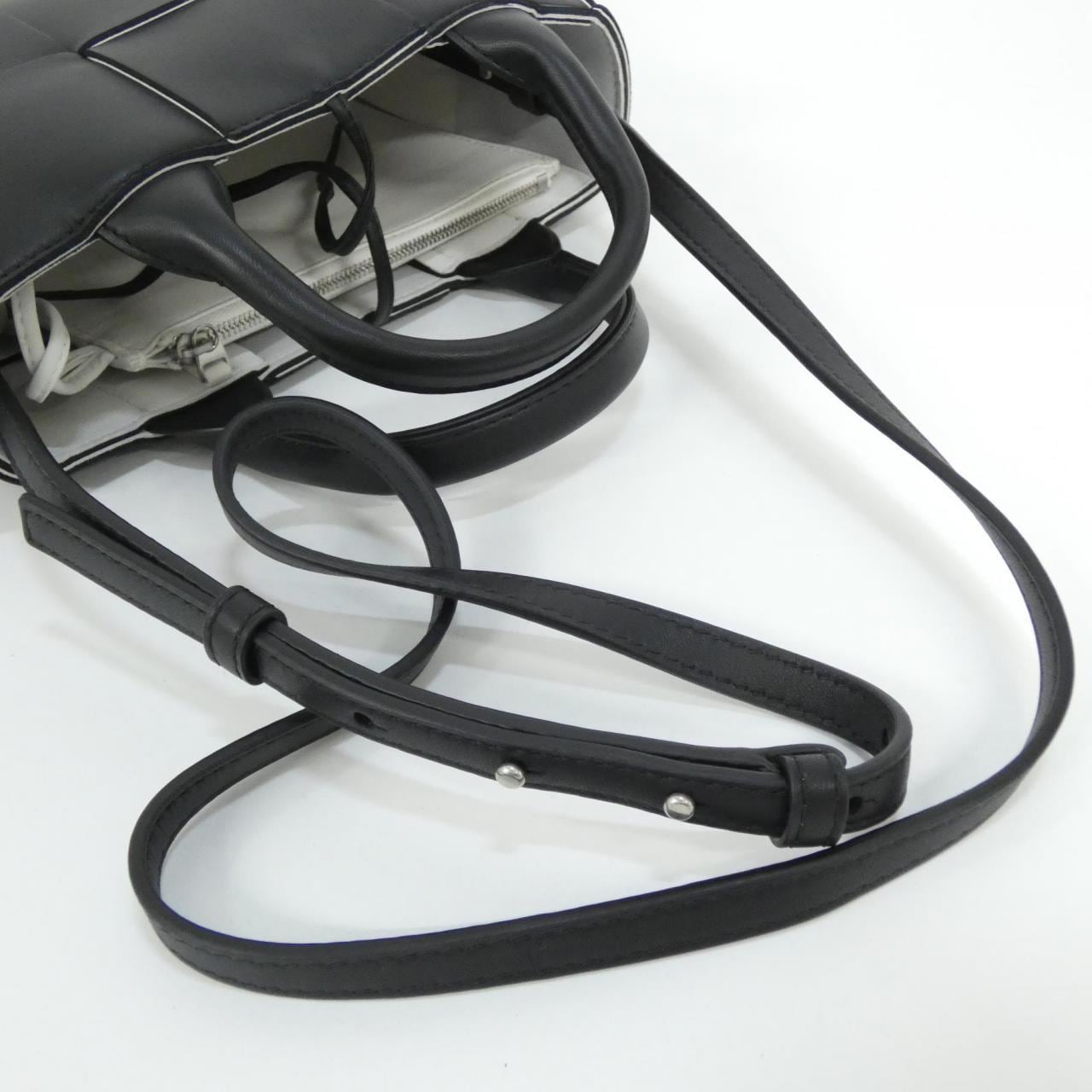 ボッテガヴェネタ 729029 VMAY3 バッグ