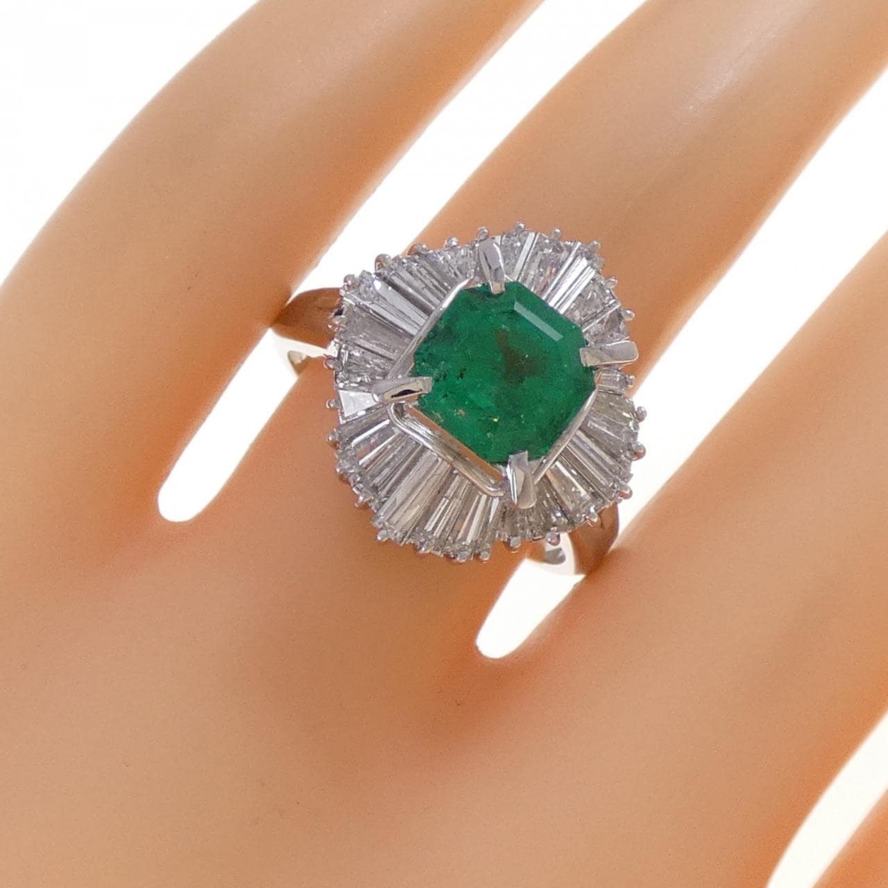 PM900 エメラルド リング 2.10CT