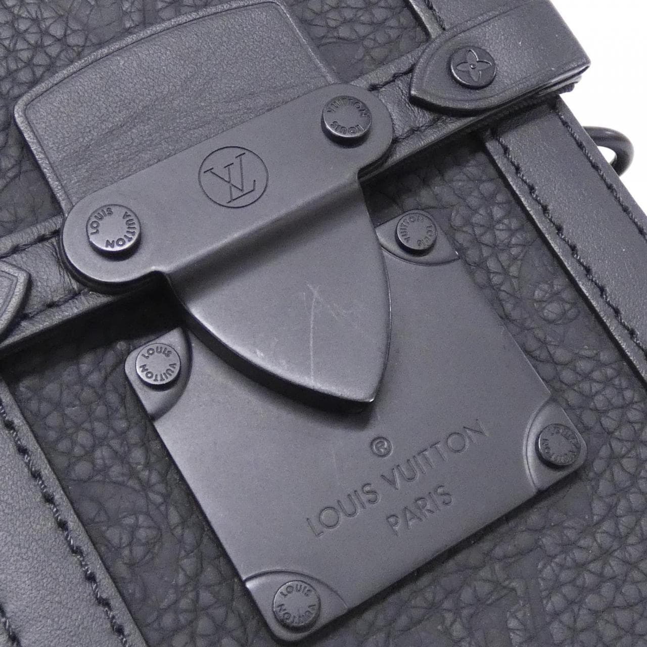 LOUIS VUITTON Taurillon Monogram竖版Trunk 可穿戴钱包 M82070 单肩包