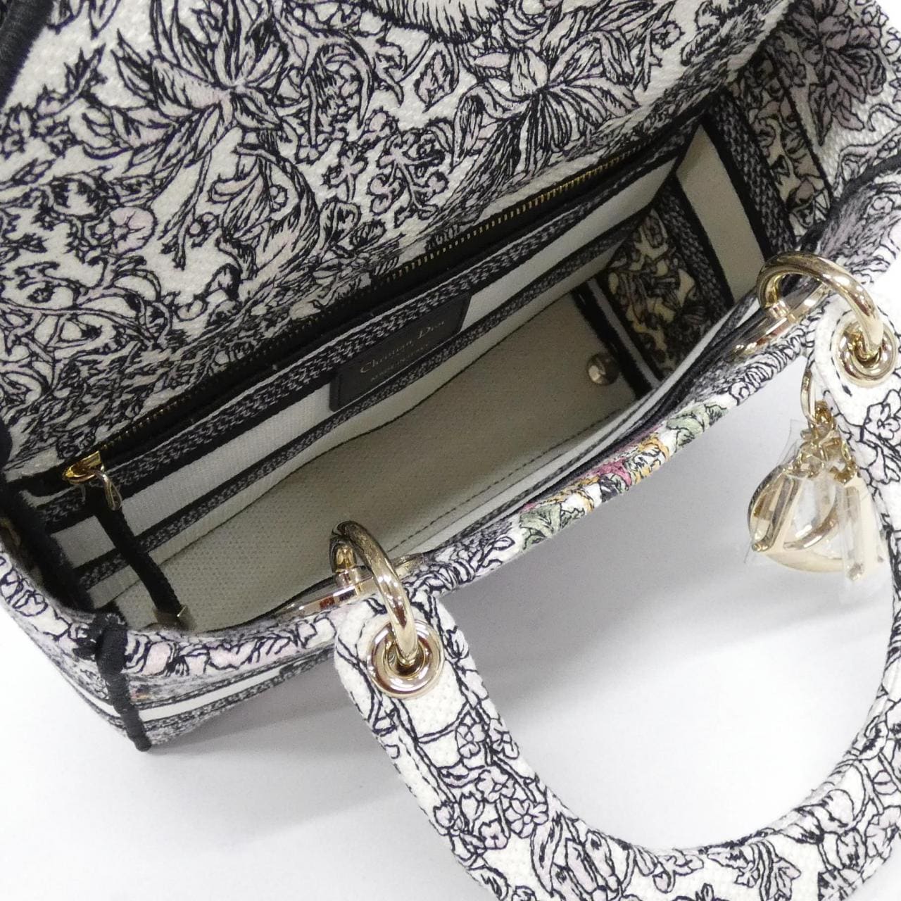 クリスチャンディオール DIOR AROUND THE WORLD レディ D-ライト ミディアム M0565OEDO バッグ