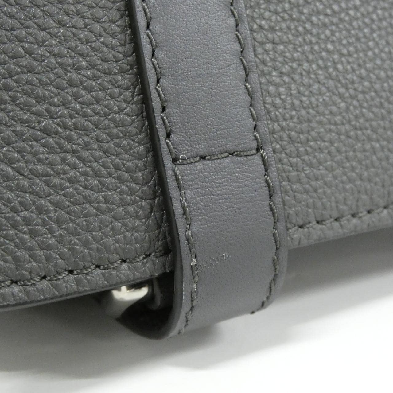 ロエベ ミリタリー メッセンジャー XS 317 12AA72 ショルダーバッグ