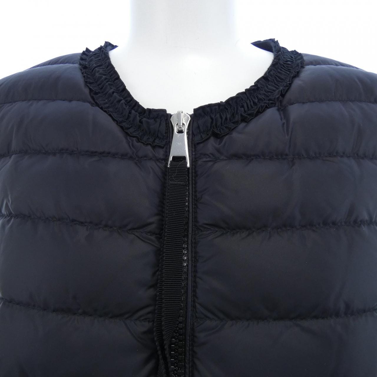 モンクレール MONCLER ダウンジャケット