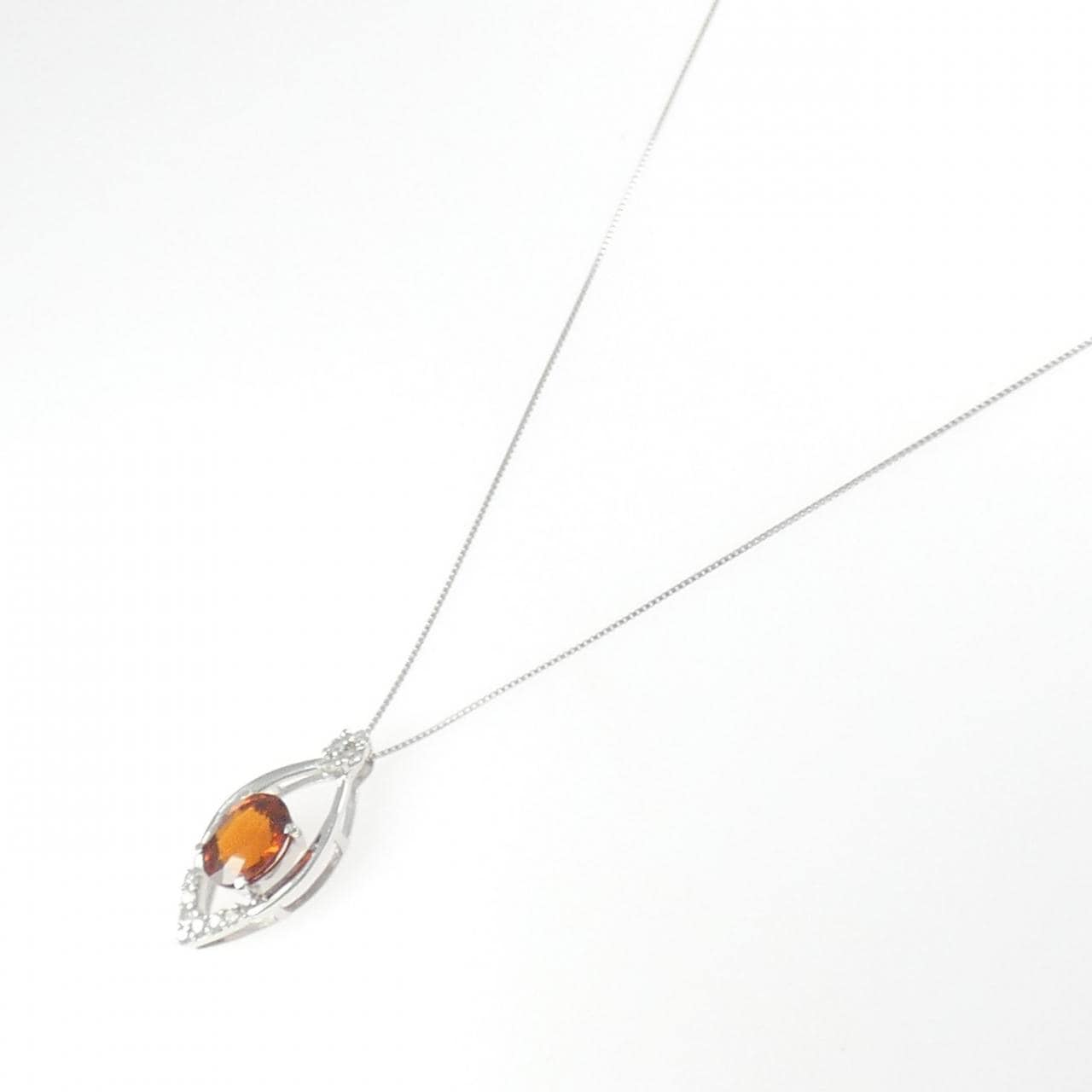 K18WG ガーネット ネックレス 2.76CT