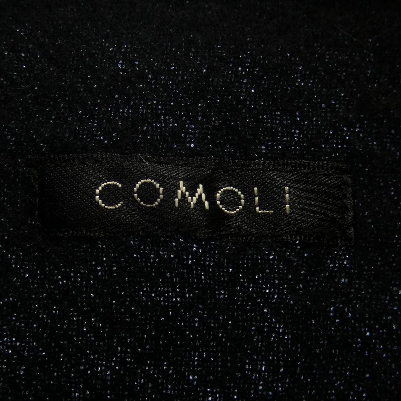 蛤蜊COMOLI上衣