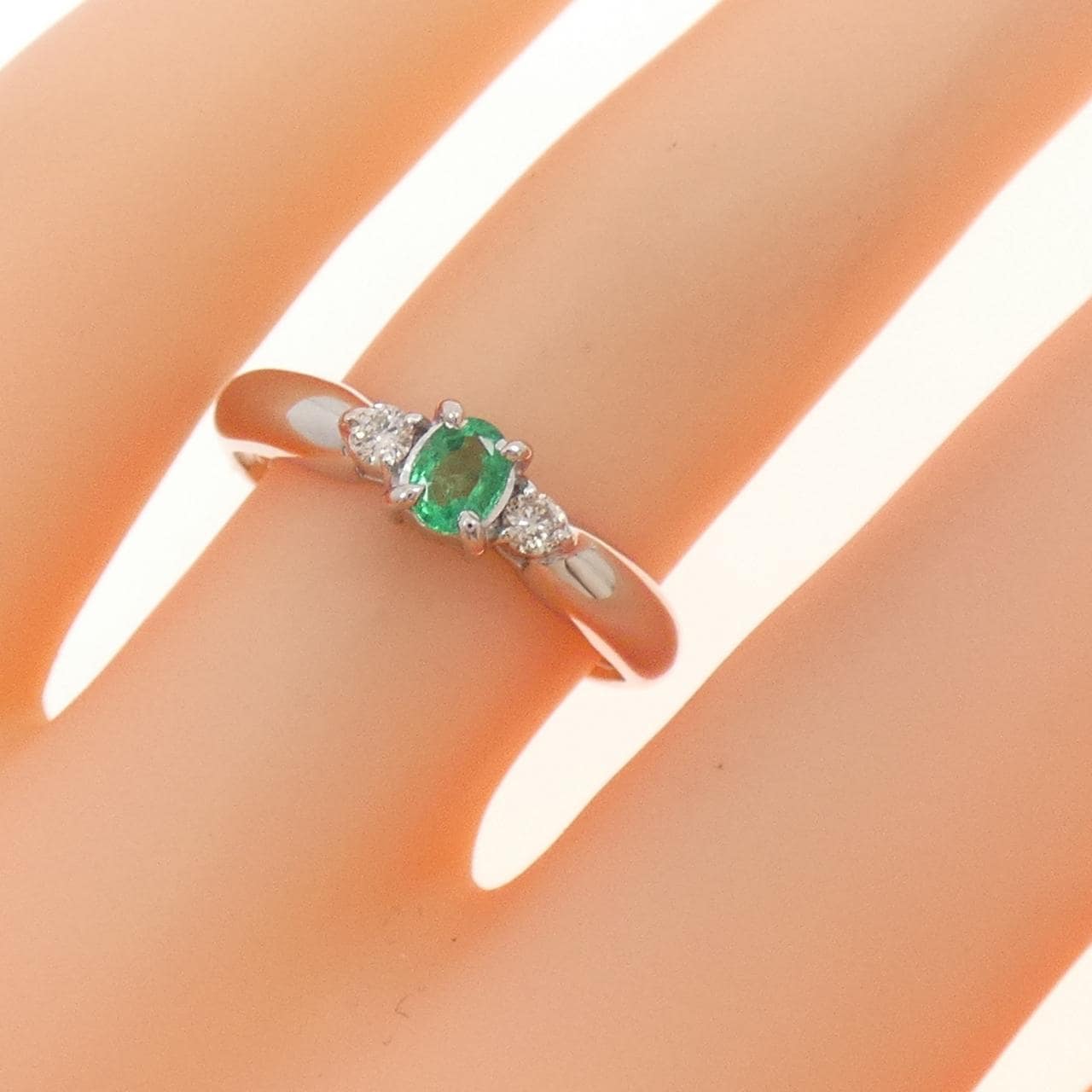 PT900 エメラルド リング 0.15CT