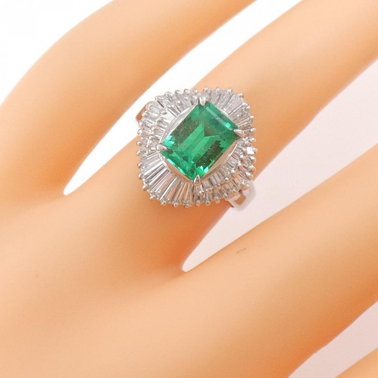 PT900 エメラルド リング 1.77CT
