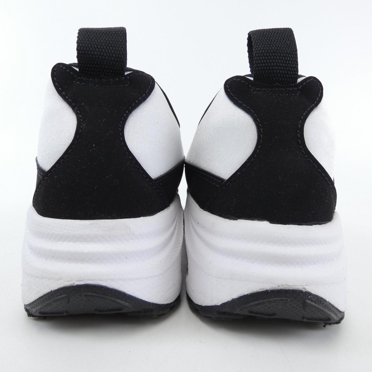 ナイキ NIKE スニーカー