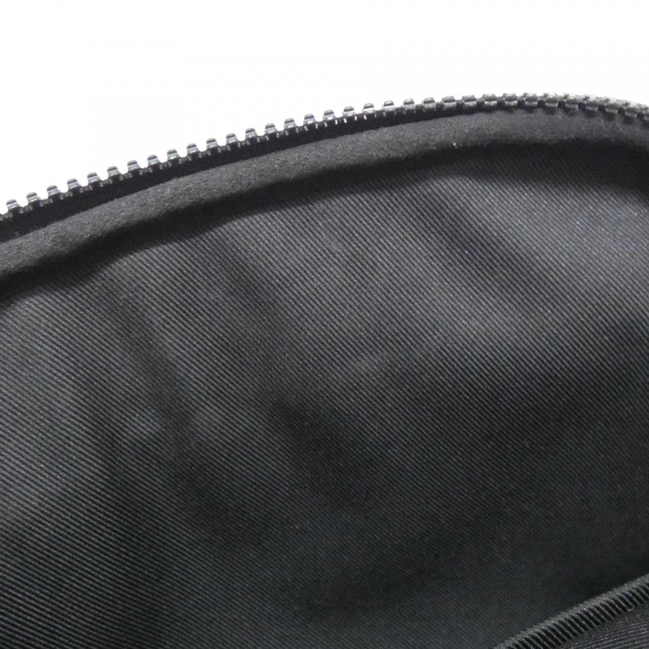 ルイヴィトン トリヨン モノグラム Sロック スリングバッグ M58487 ショルダーバッグ