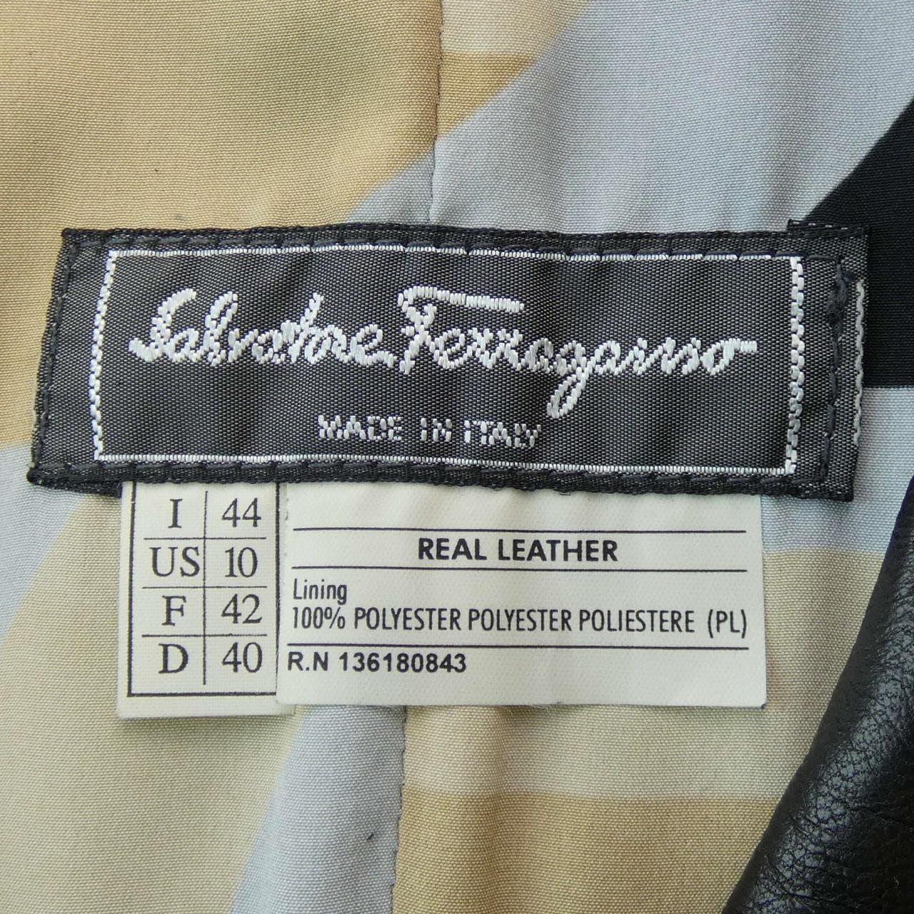 サルヴァトーレフェラガモ SALVATORE FERRAGAMO レザージャケット