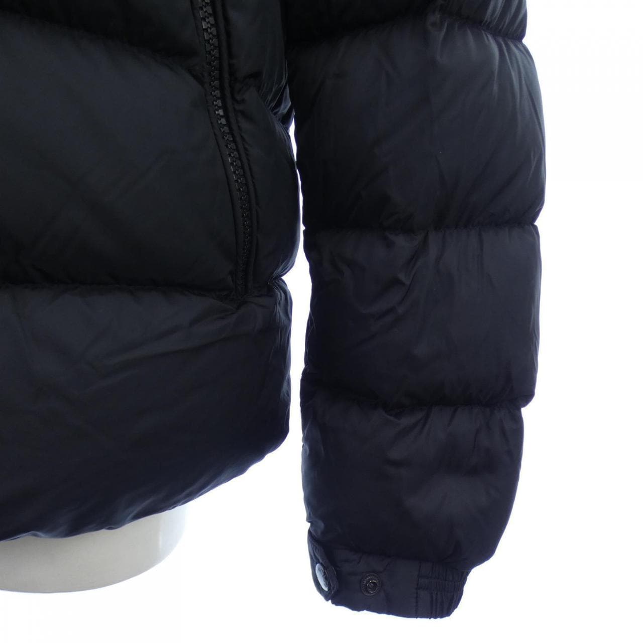 モンクレール MONCLER ダウンジャケット