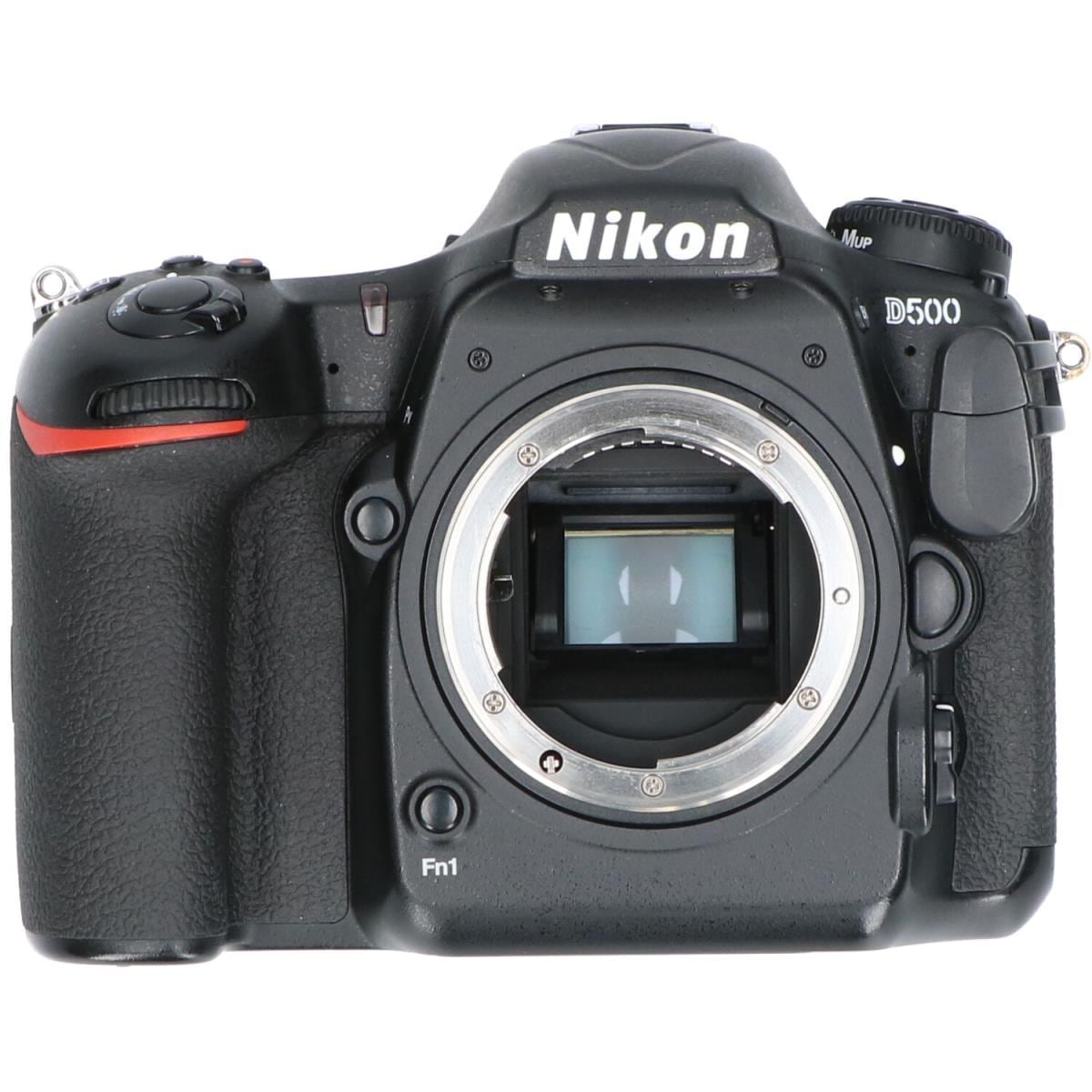 NIKON D500