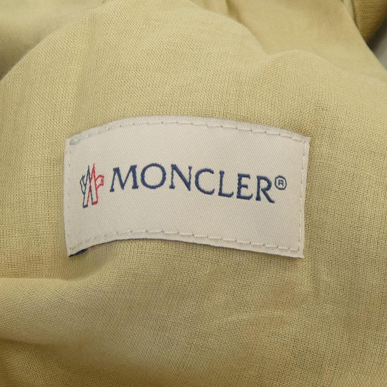 モンクレール MONCLER K10932B00015 598NE ショートパンツ