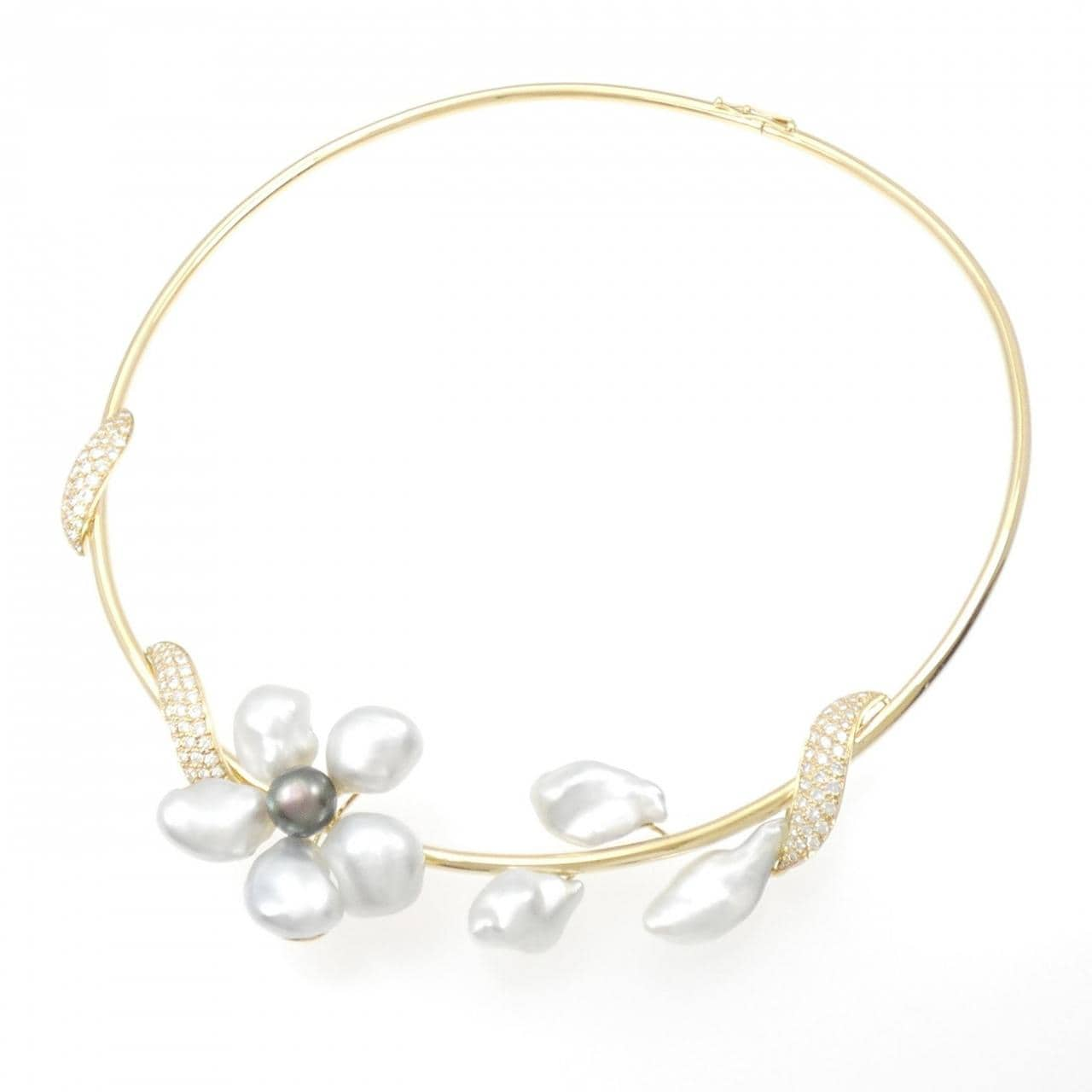 MIKIMOTO Flower Pearl Necklace