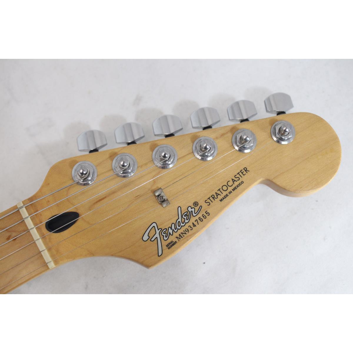 FENDER STANDARD STRATOCASTER