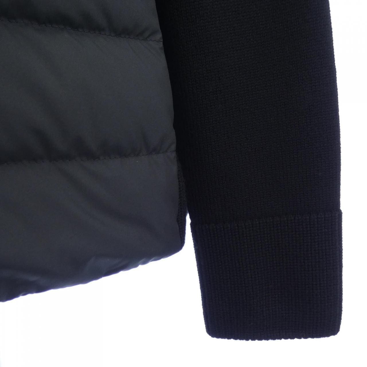 【新品】モンクレール MONCLER K20939B00035 ダウンジャケット