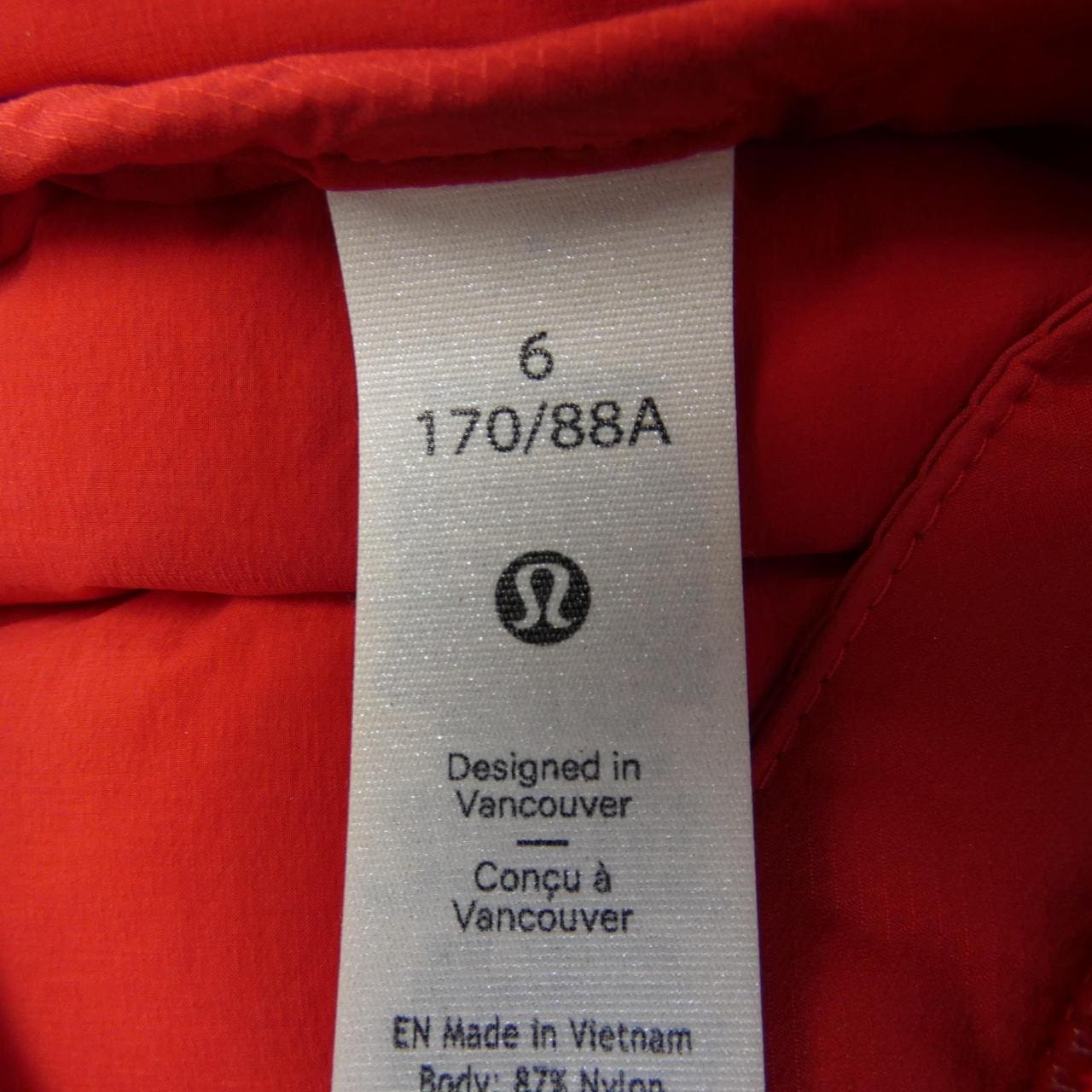 LULULEMON ダウンジャケット