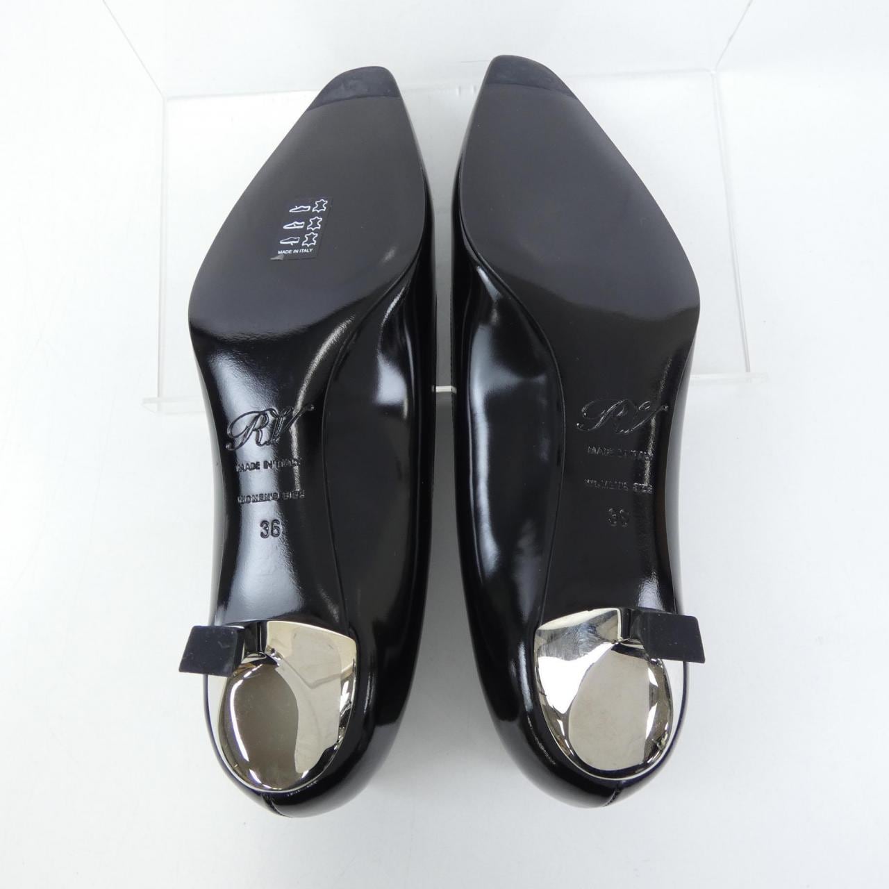 ロジェヴィヴィエ ROGER VIVIER パンプス