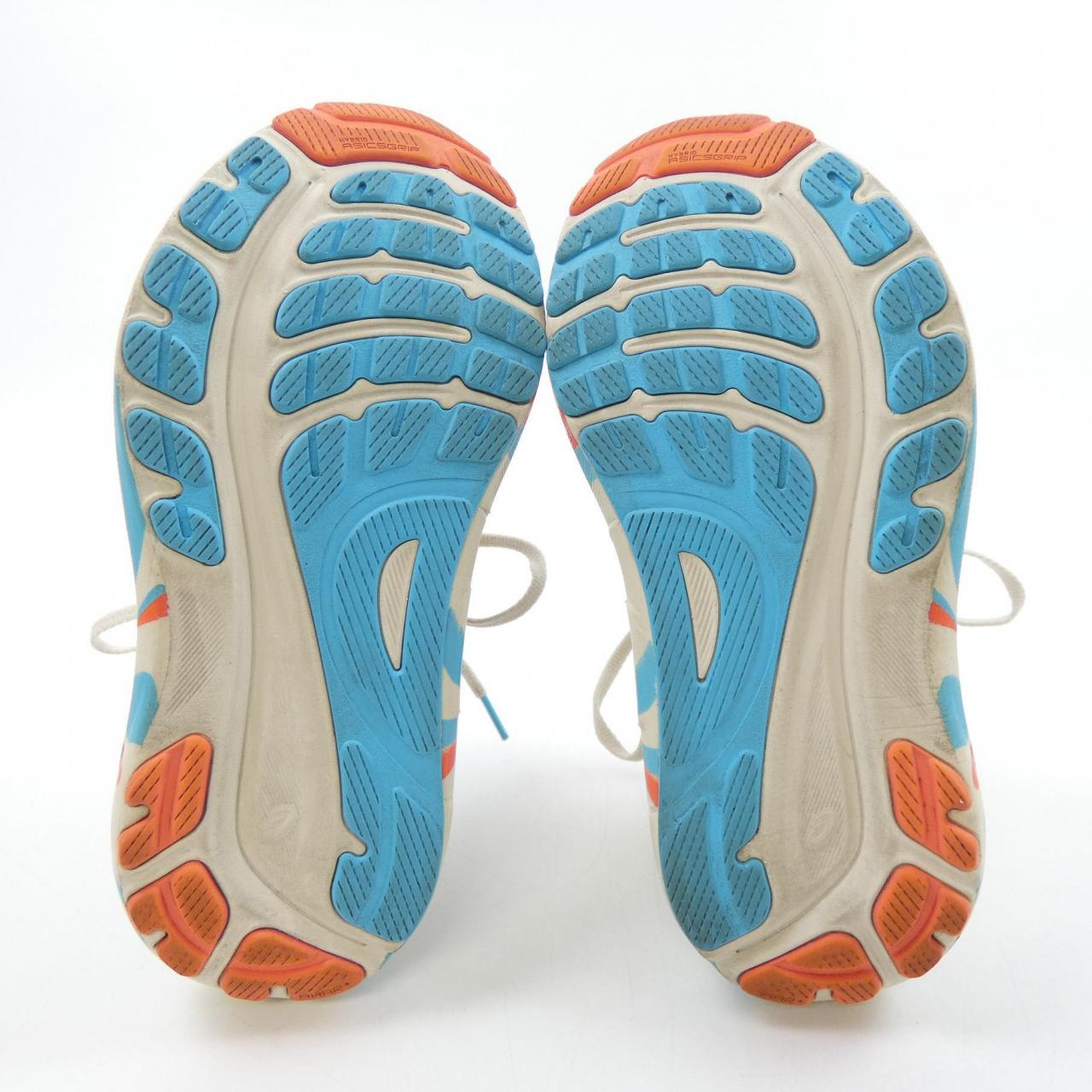 ASICS运动鞋