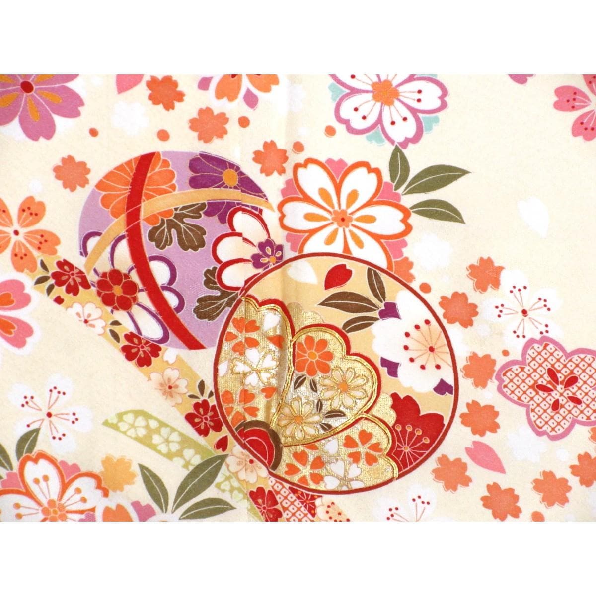 振袖　友禅金彩加工　刺繍入り