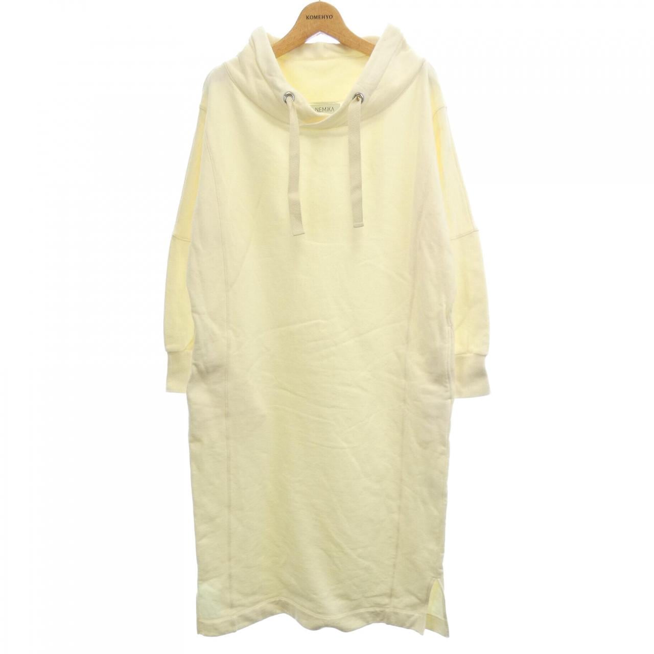 涅米卡NEMIKA连衣裙