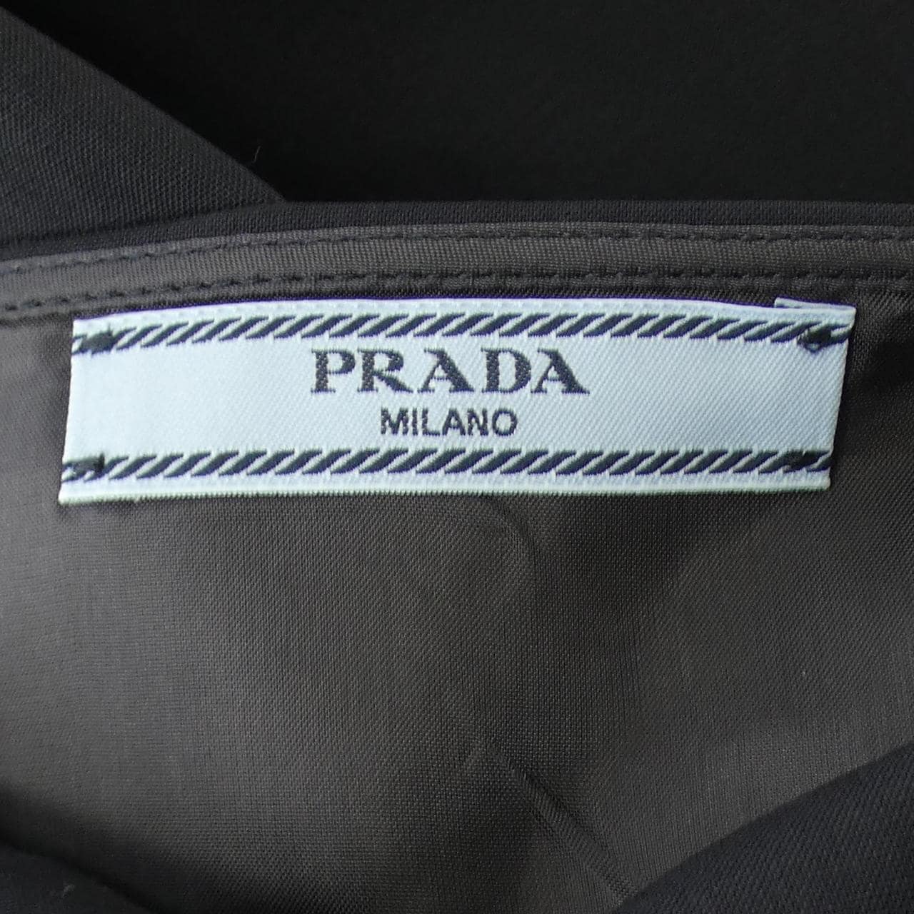 Prada PRADA P1870 S191 R01裙子