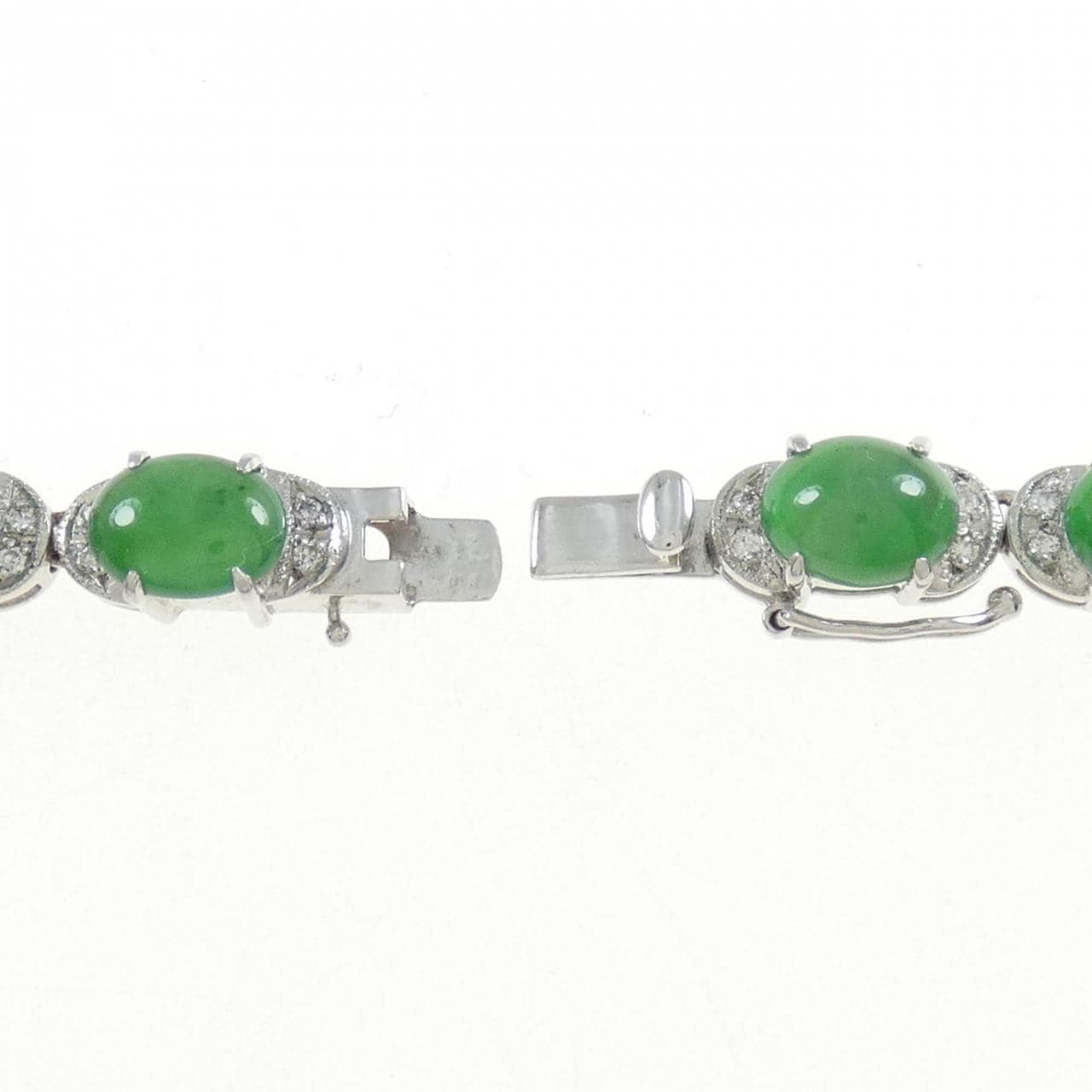 K18WG jade necklace 55.95CT