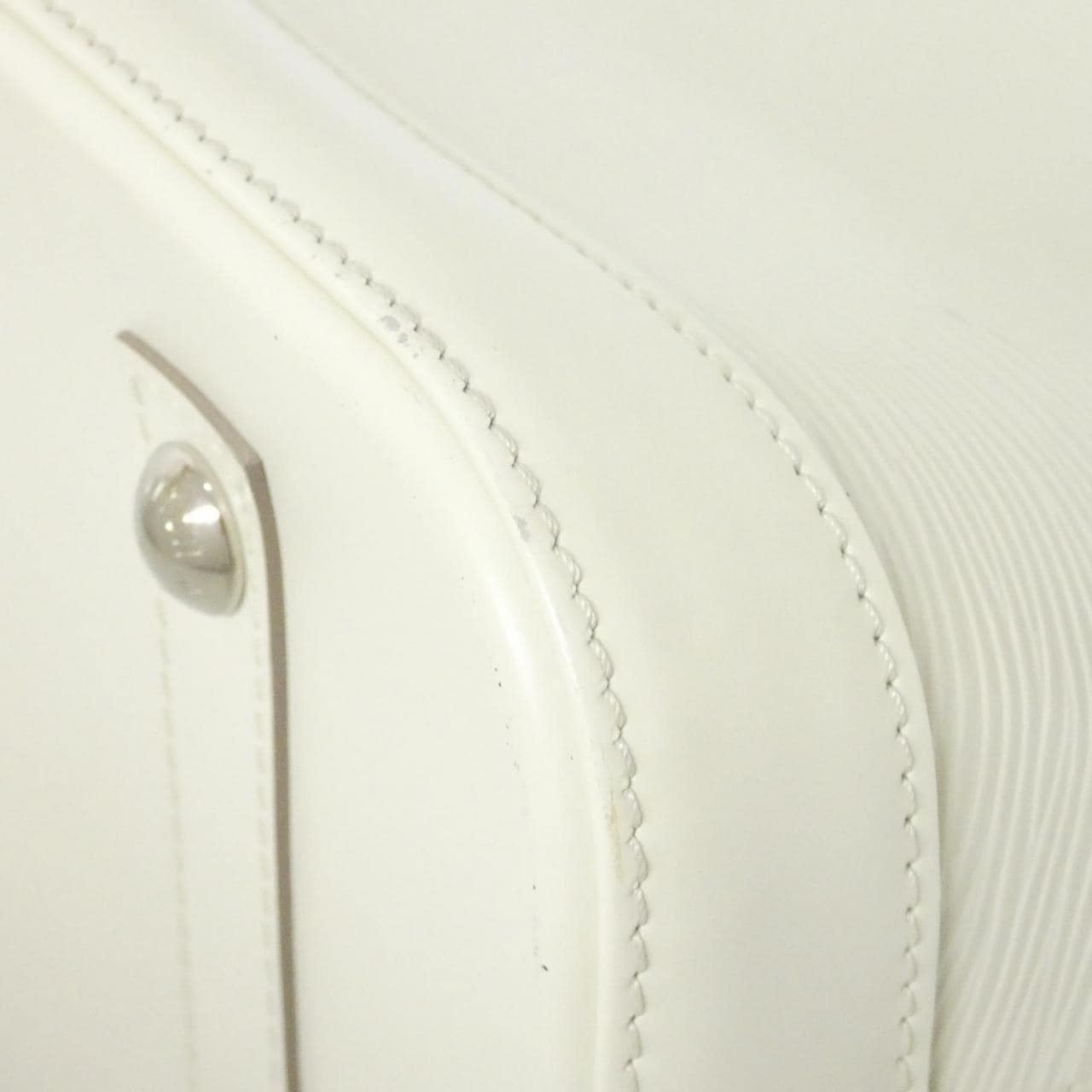 ルイヴィトン エピ アルマ PM M4030J バッグ