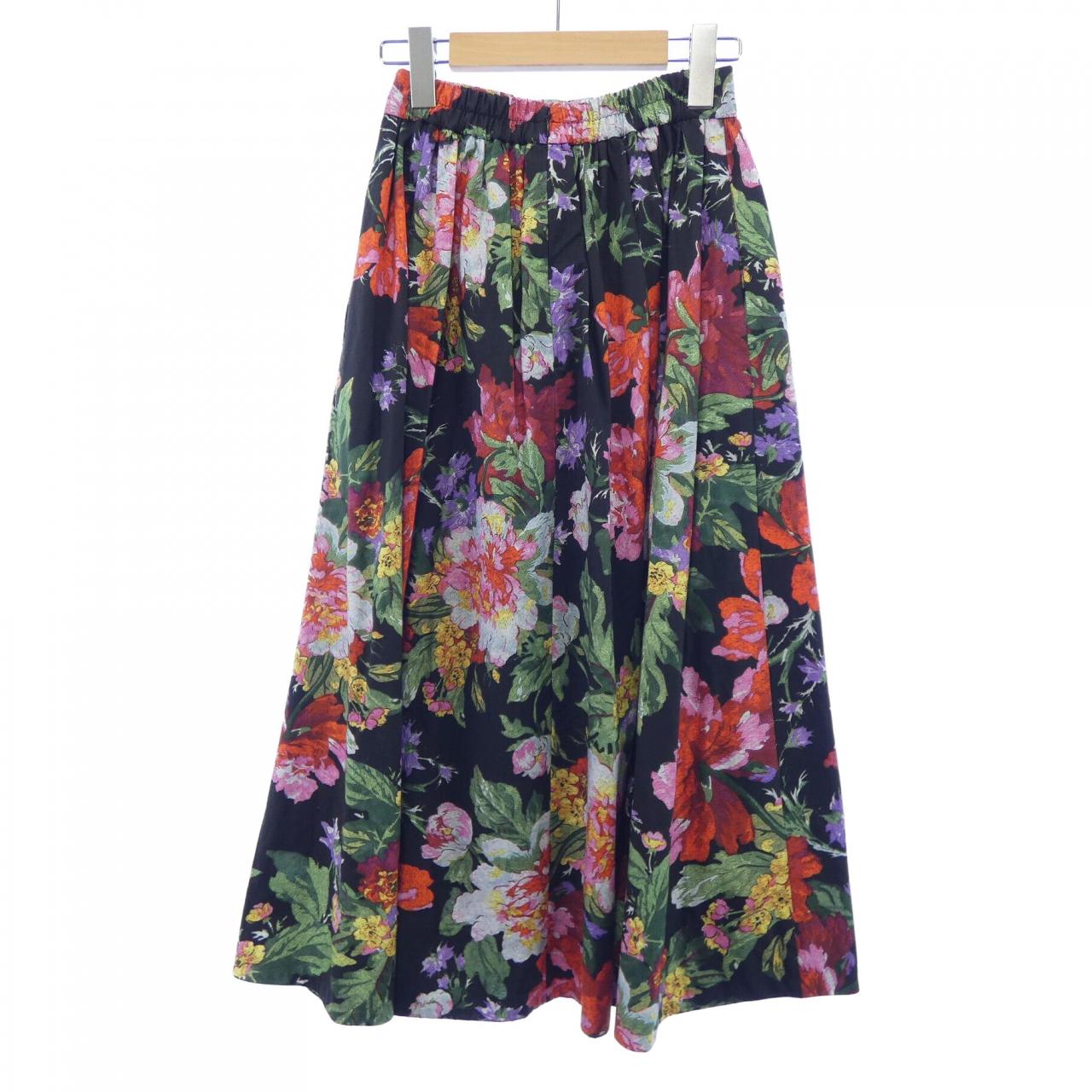 ジェンヌ JENNE スカート