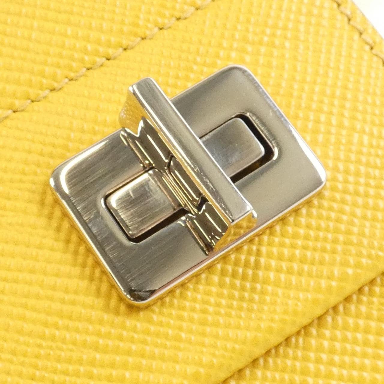 プラダ BT995X ショルダーバッグ