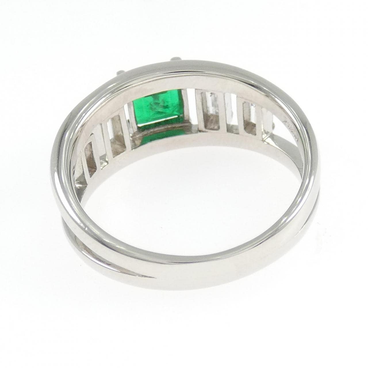 PT900 Emerald Ring 0.77CT