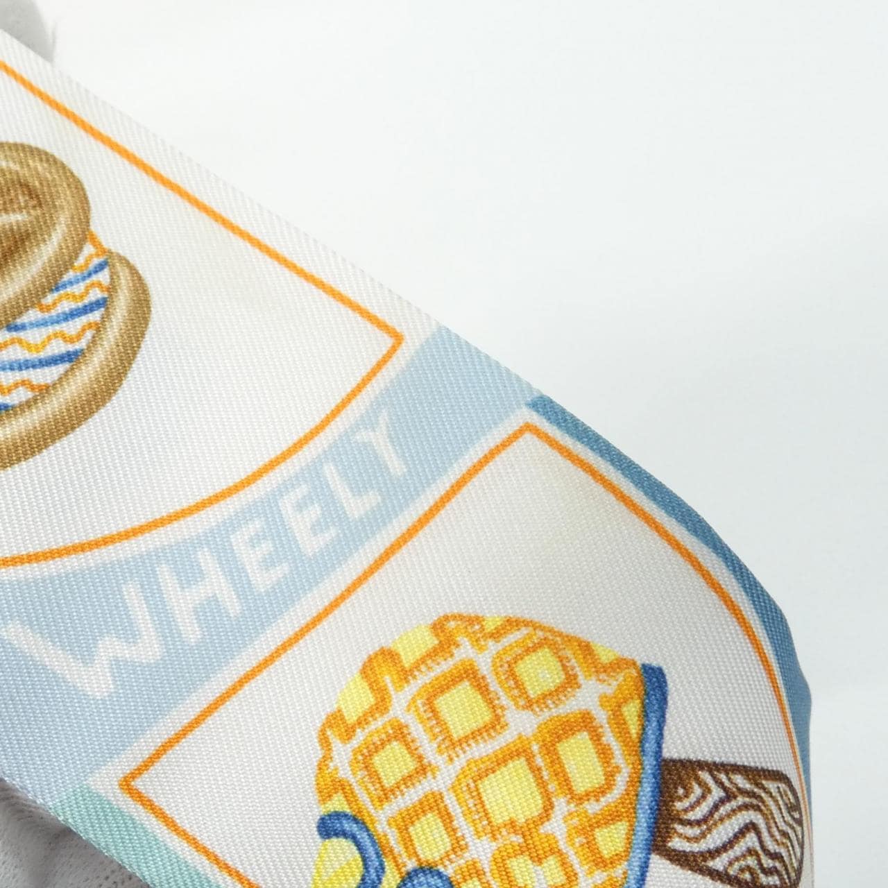 エルメス FUNNY ICE CREAM ツイリー 064109S スカーフ