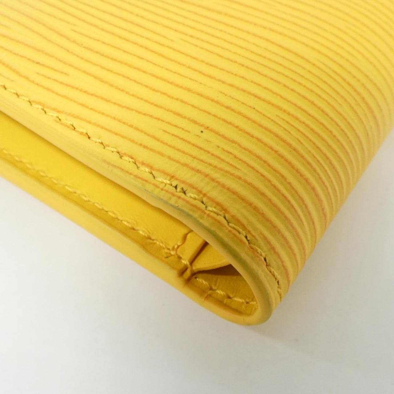 ルイヴィトン エピ ポルトフォイユ マルコ M25995 財布