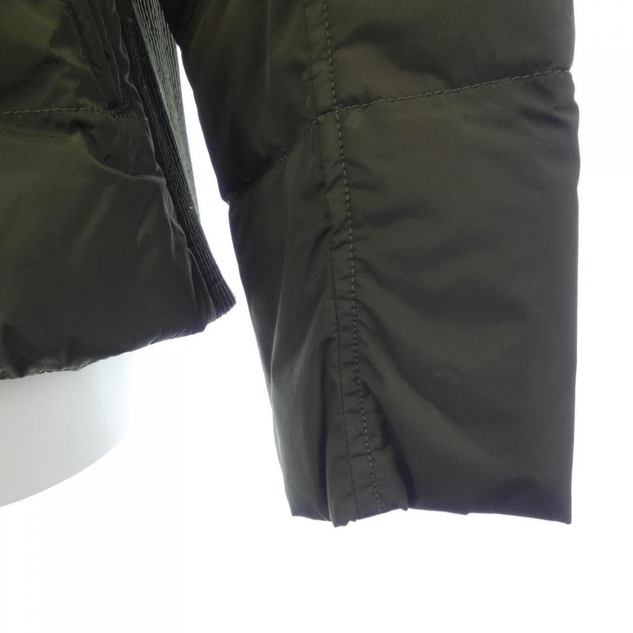 プラダ PRADA トライアングルロゴ SGH654 S142 1G99 ダウンジャケット