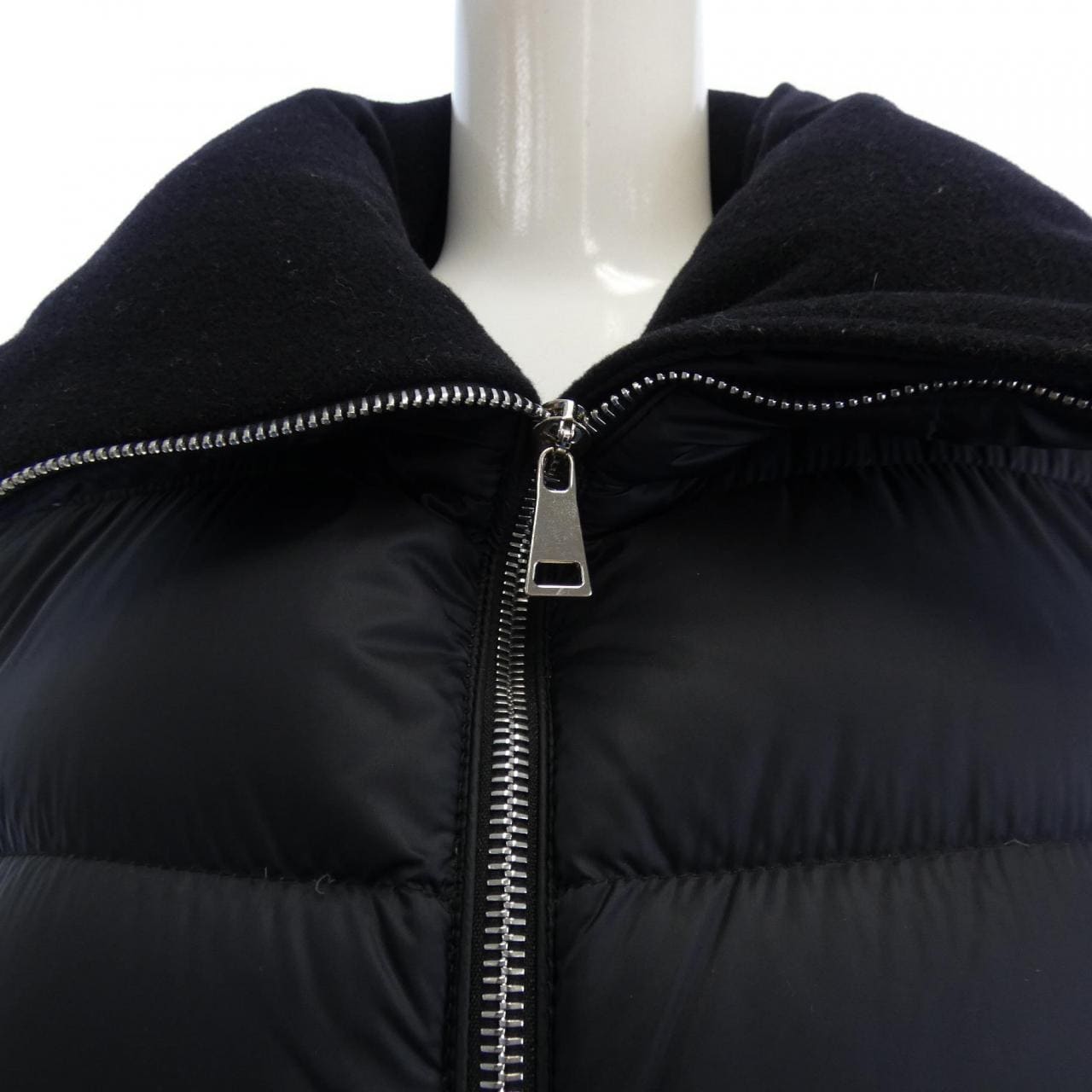 モンクレール MONCLER TORCYN ダウンジャケット