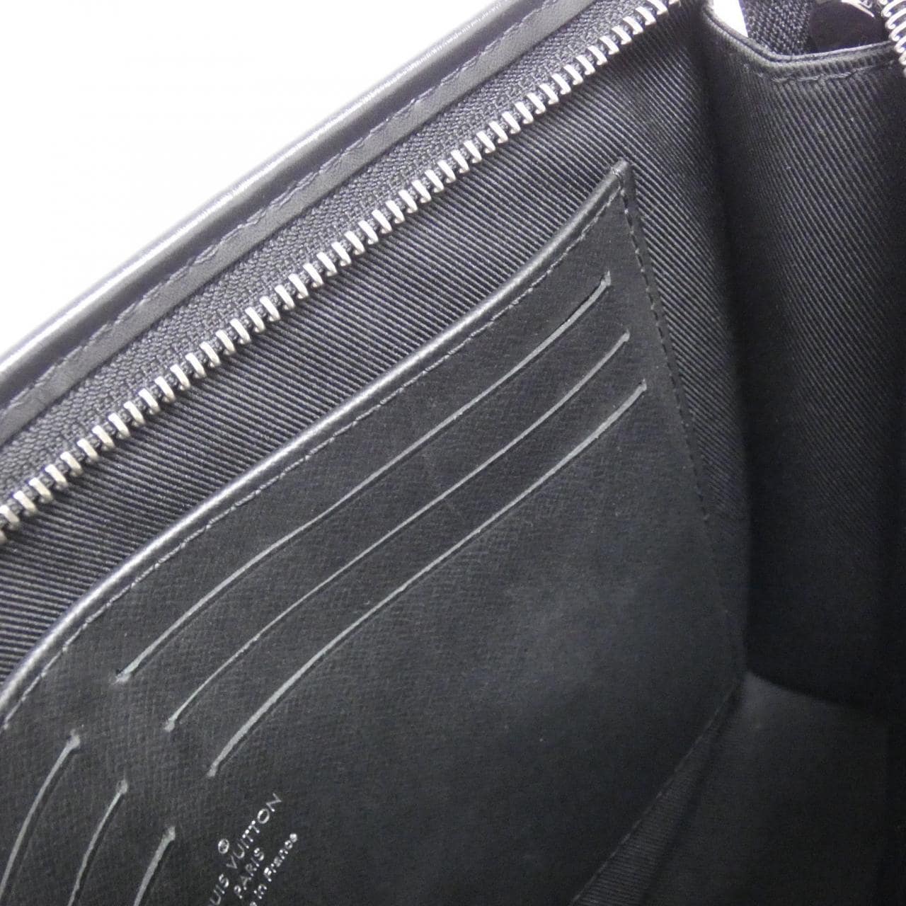 ルイヴィトン モノグラム エクリプス リバース ポシェット ヴォワヤージュ M69535 バッグ