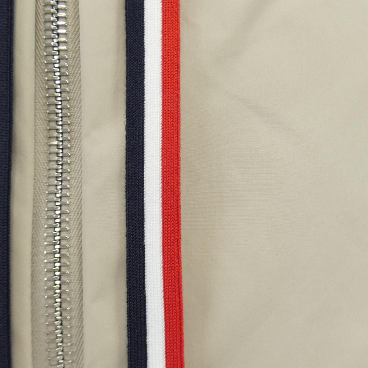モンクレール MONCLER ダウンジャケット