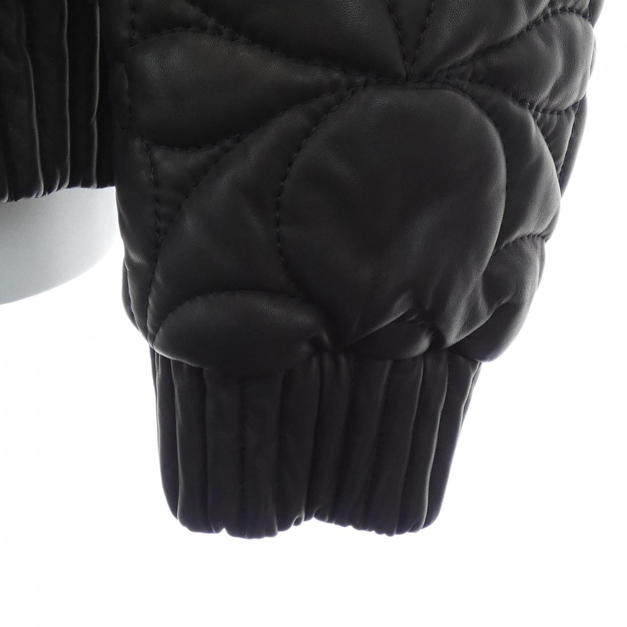 LOUIS VUITTON HLL55EET7 皮夹克