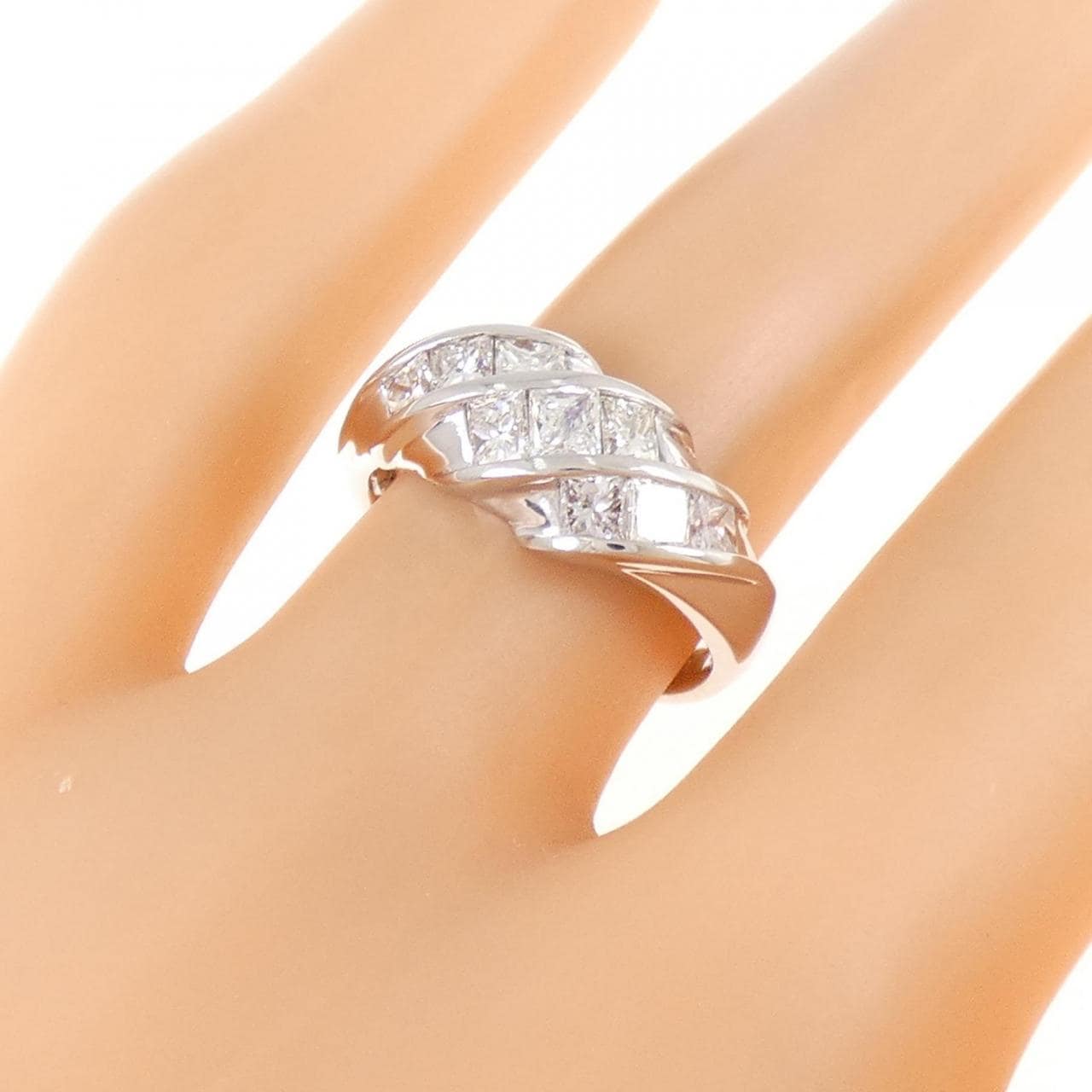 PT900 ダイヤモンド リング 1.01CT
