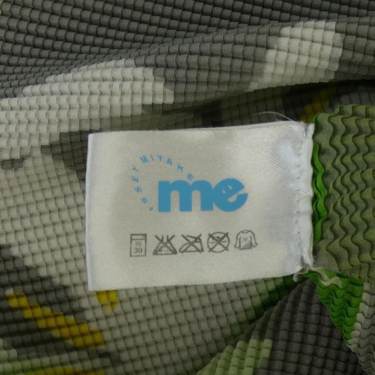 ミーイッセイミヤケ me ISSEY MIYAKE MI53FK136 トップス
