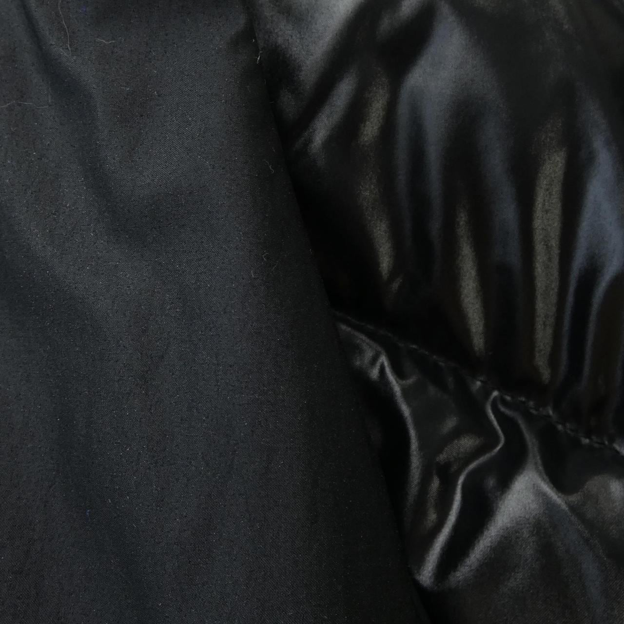 モンクレール MONCLER ダウンジャケット