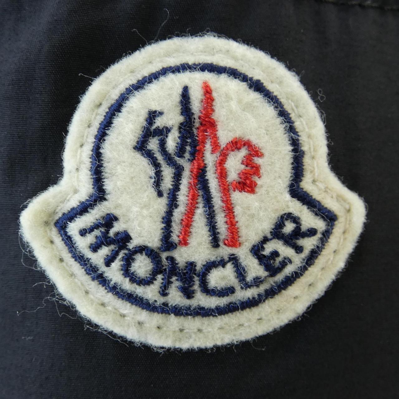 モンクレール MONCLER ダウンジャケット