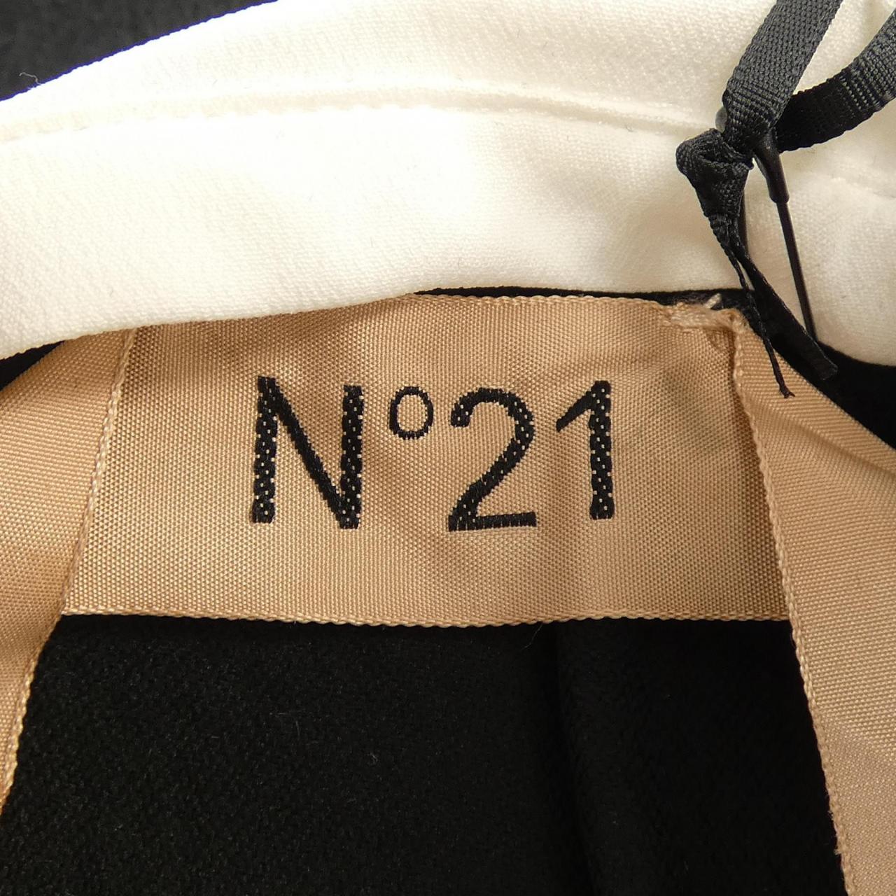 ヌメロヴェントゥーノ N°21 P24IN2M H0223063 ワンピース