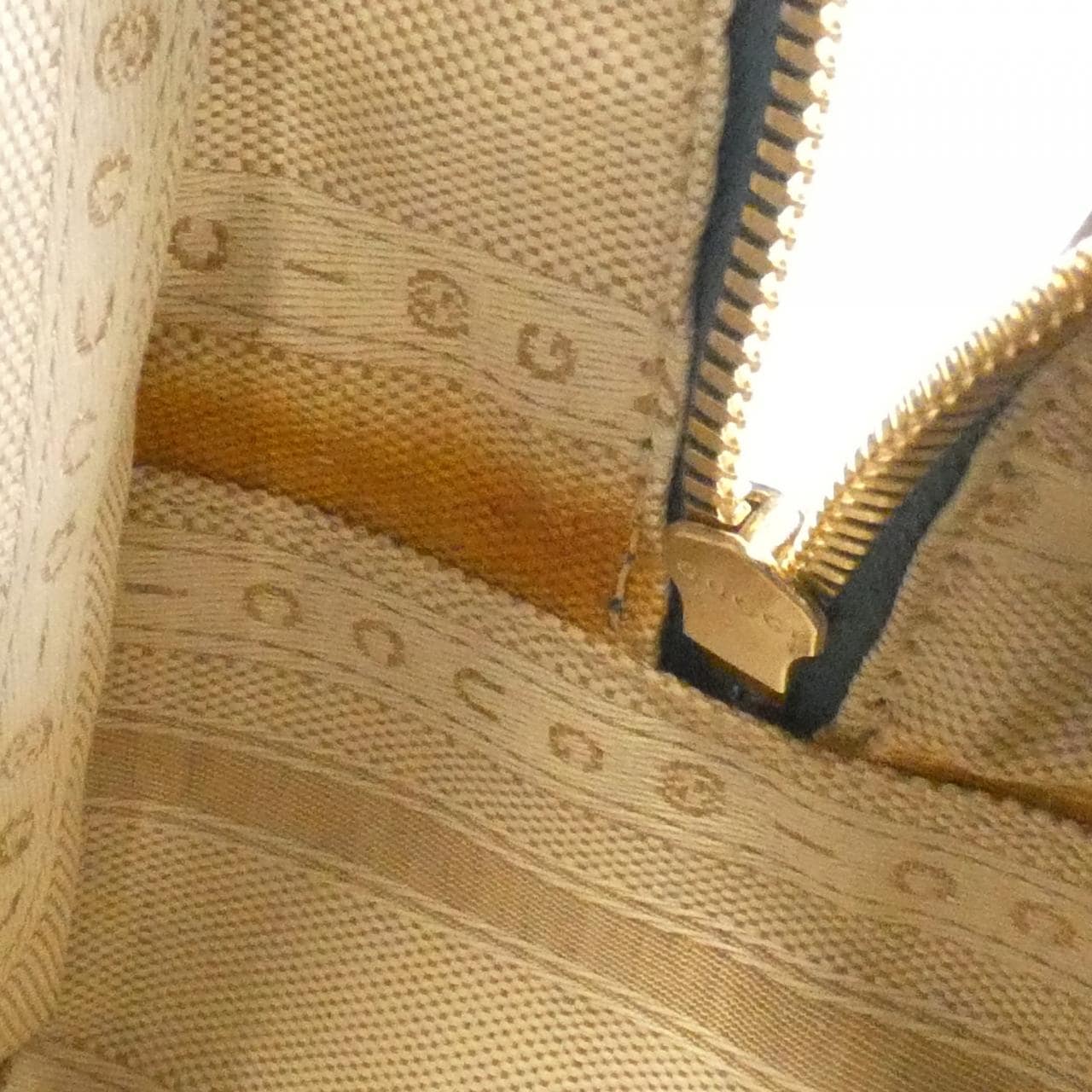 グッチ 354224 AIZ1G バッグ